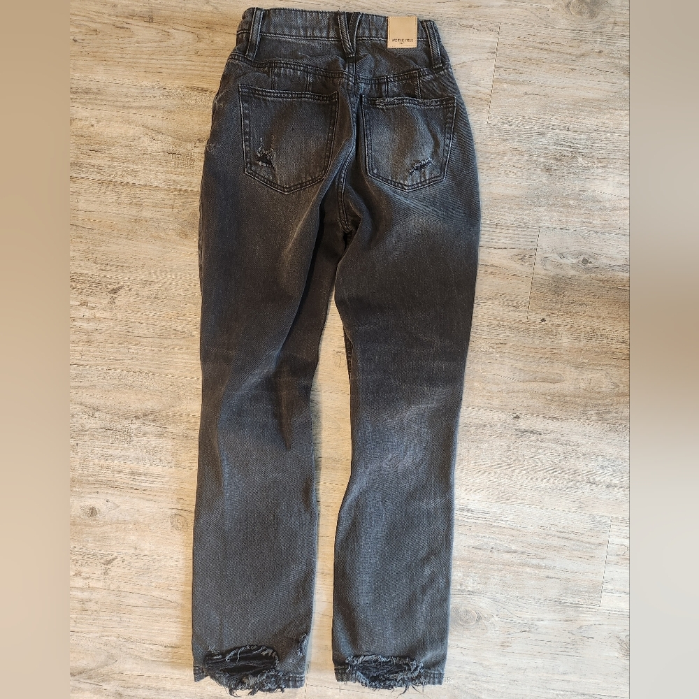 We The Free CRVY Straight Shooter Distressed Jeans - Picture 7 of 10